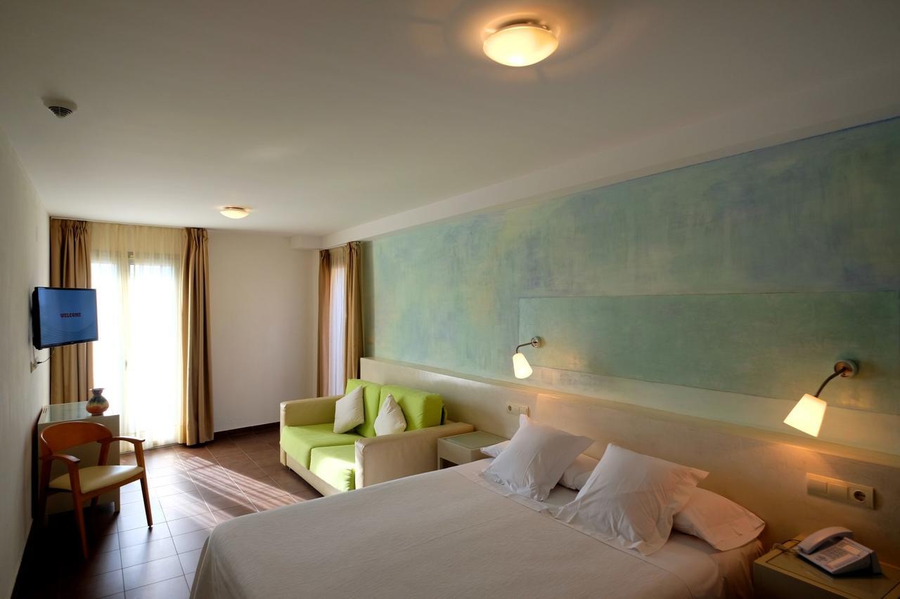 Hotel Carmen روساس المظهر الخارجي الصورة