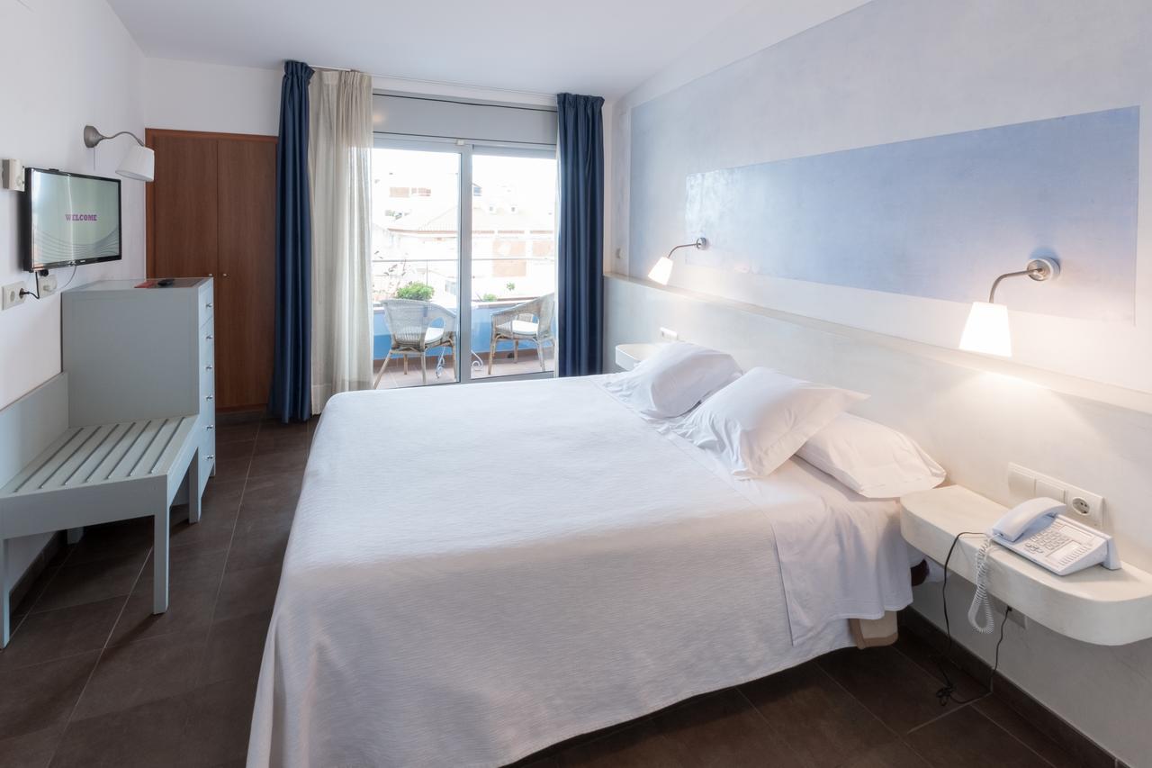 Hotel Carmen روساس المظهر الخارجي الصورة