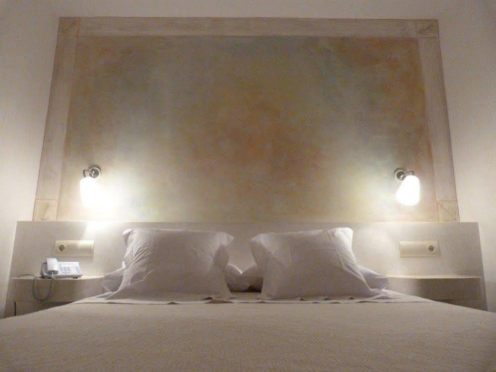 Hotel Carmen روساس المظهر الخارجي الصورة