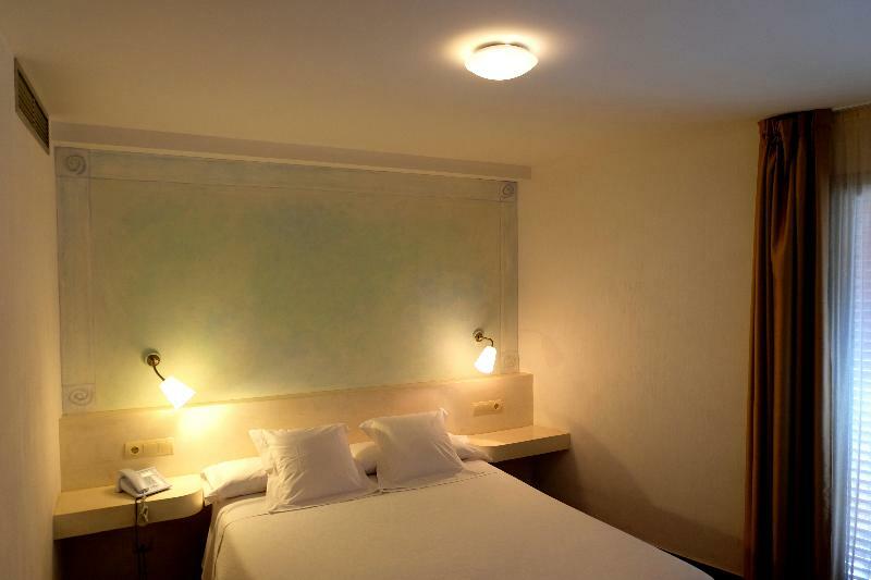 Hotel Carmen روساس المظهر الخارجي الصورة